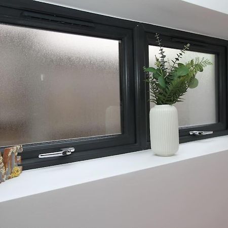 Lovely One Bed Apartment-Near All Transport-Village-Freeparking Londres Exterior foto