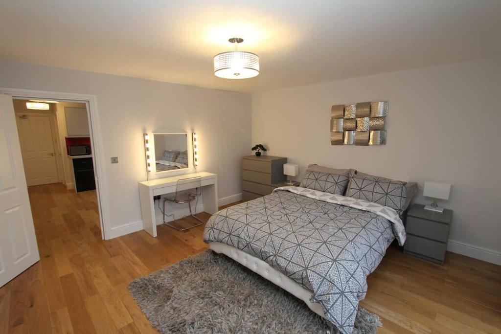 Lovely One Bed Apartment-Near All Transport-Village-Freeparking Londres Exterior foto