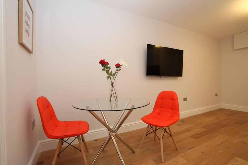 Lovely One Bed Apartment-Near All Transport-Village-Freeparking Londres Exterior foto