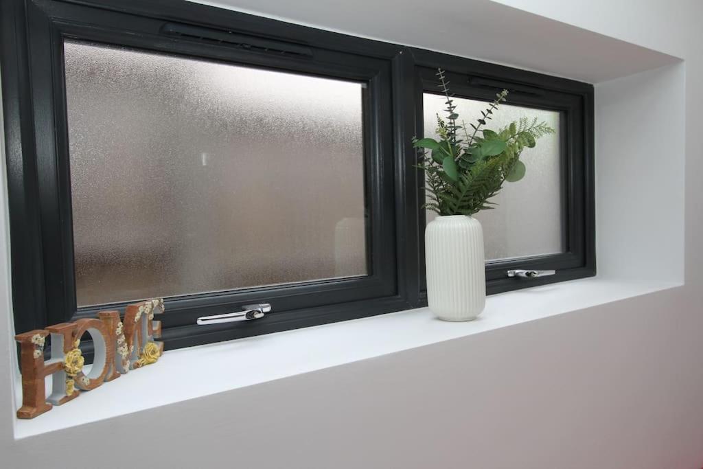 Lovely One Bed Apartment-Near All Transport-Village-Freeparking Londres Exterior foto